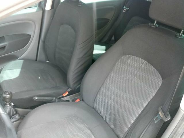 Fiat Punto 1.4 Ano 2010 - Foto 8