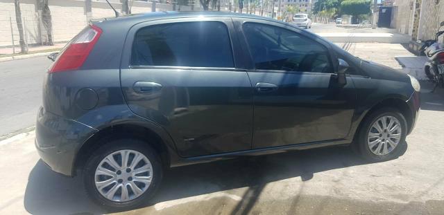 Fiat Punto 1.4 Ano 2010 - Foto 14