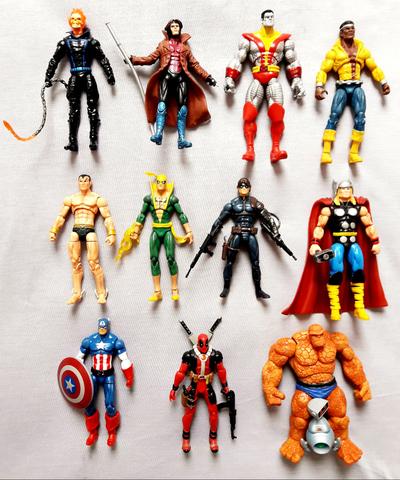 Bonecos marvel