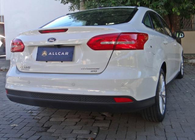 Ford Focus Titanium Fastback C/ Teto Solar 2.0. Branco 2016/17 - Foto 5