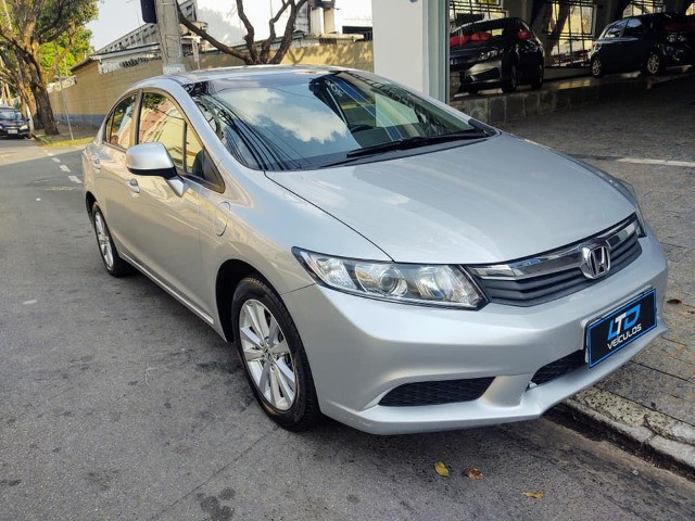 Honda Civic 1.8 Lxs 16v Flex Manual - Foto 8