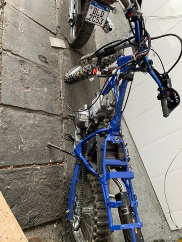 MOTO DE TRILHA