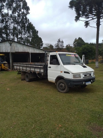 CAMINHÃO 3/4 FIAT IVECO DAY 3510 CARROCERIA 5 METROS