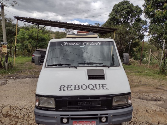 IVECO DAILY 3510 ANO 2004