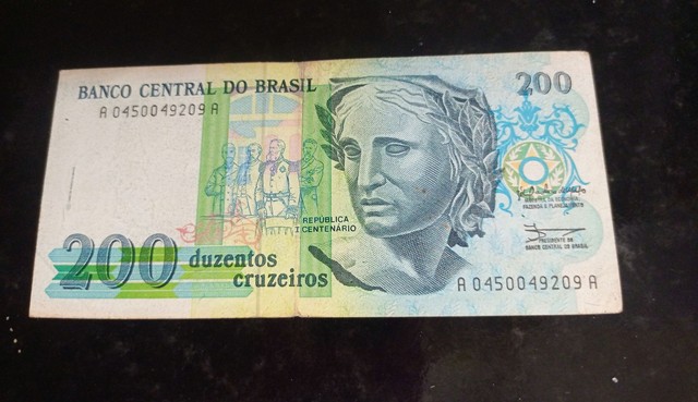 Cédula de duzentos cruzeiros 