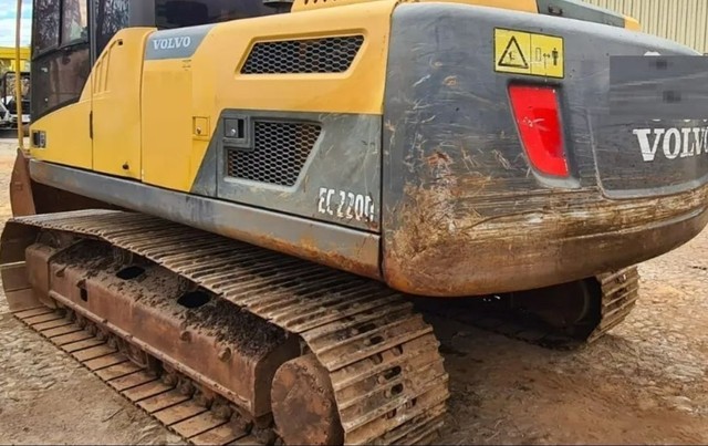 Escavadeira Hidráulica Volvo EC220d - Leia o Anúncio  - Foto 2
