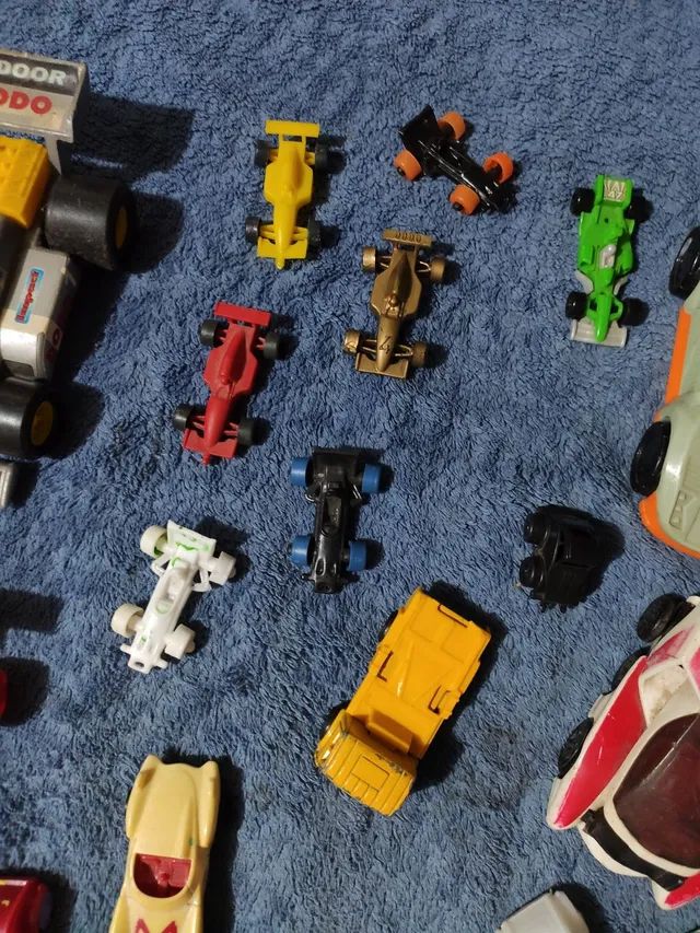 Lote de carrinhos antigos miniaturas hot wheels etc - Foto 3