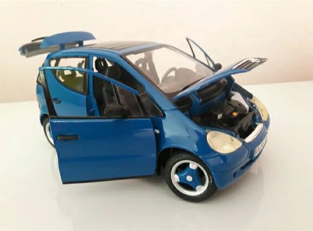 MINIATURA MERCEDES-BENZ CLASSE A 1/18 - Foto 2