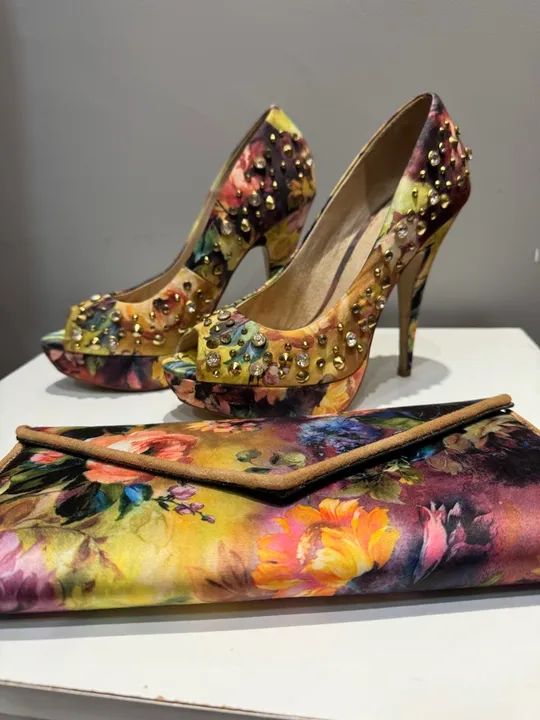 Conjunto sapato e bolsa clutch