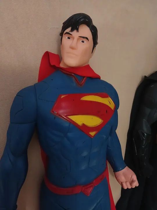 Boneco superman e Batman 55cm 150,00 cada um