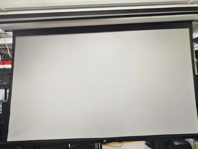 Tela De Projeção Gaia Gbh119 Tensionada Elétrica 119 E Ctl