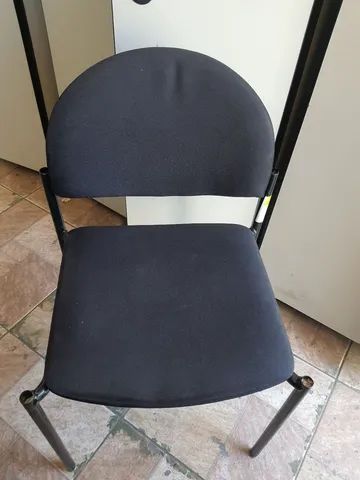 Cadeira fixa usada 