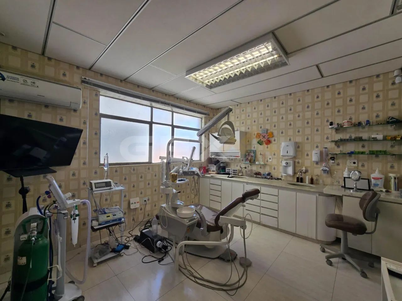 Sala à venda no Centro, recepção, sala de reunião e espaço de atendimento. - Foto 4
