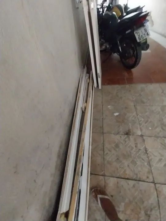 Porta branca de madeira usada - Foto 2