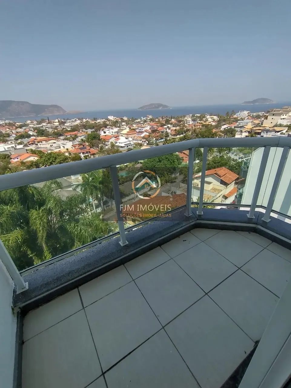 Cobertura em Camboinhas, Niterói - 1 Dorm, 2 Banheiros, R$580k