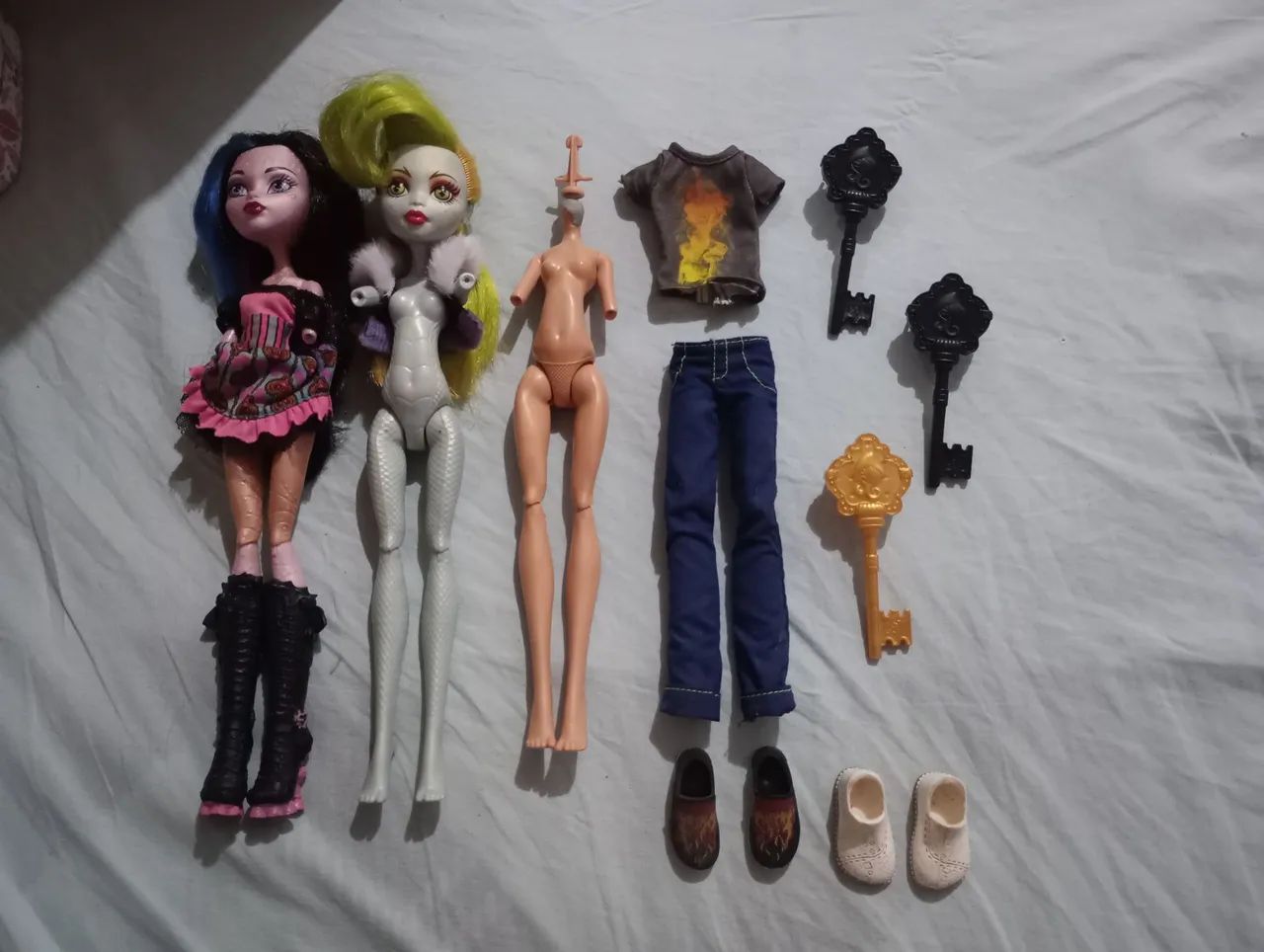 Bonecas Monster High e Acessórios