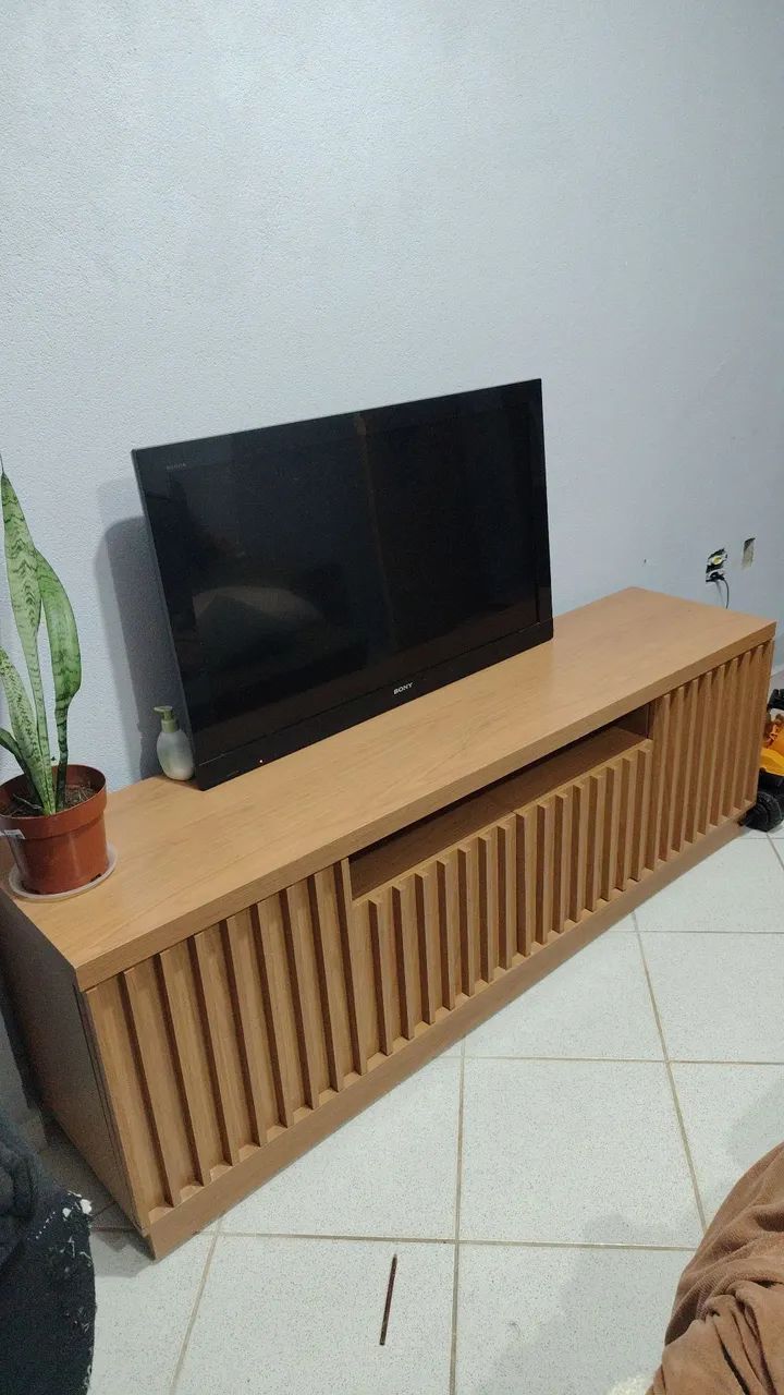 Rack para TV em madeira com design moderno - Foto 4
