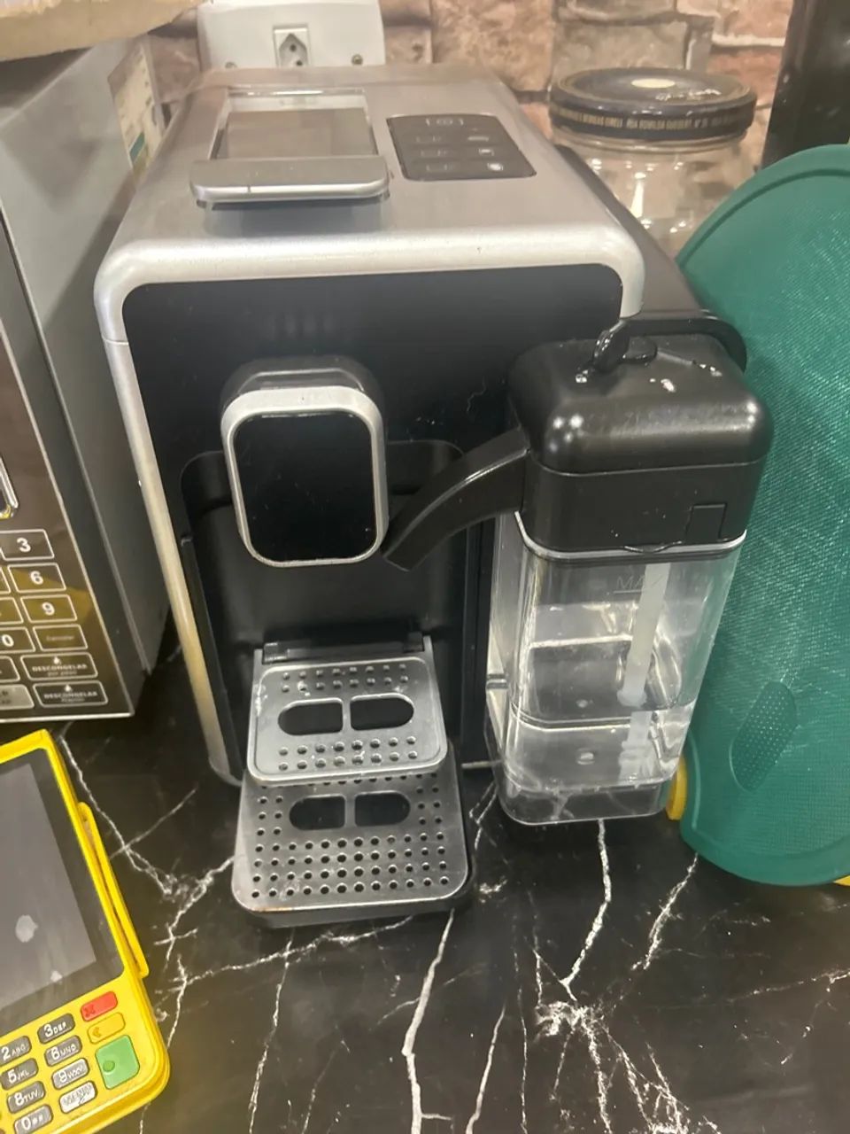 Cafeteira Elétrica - Prepare seu café com praticidade!