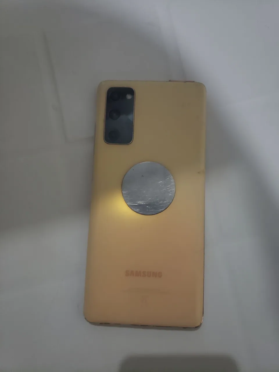 Samsung Galaxy s20 fe g5.