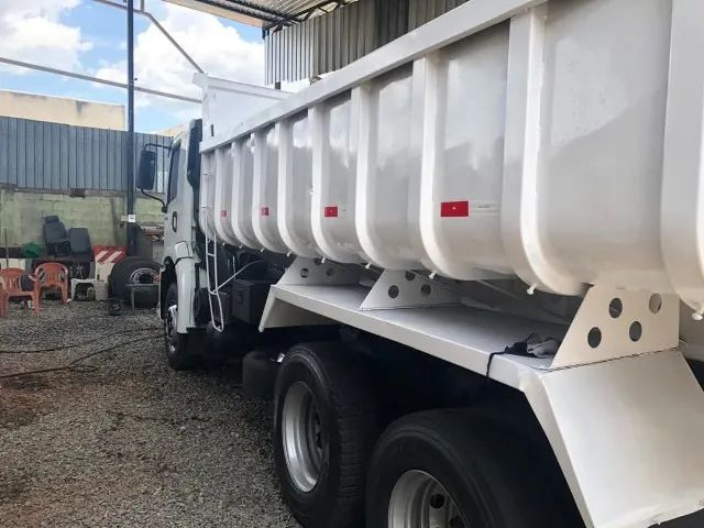 Vw 24250 6x2 caçamba ano 2010 - Foto 3