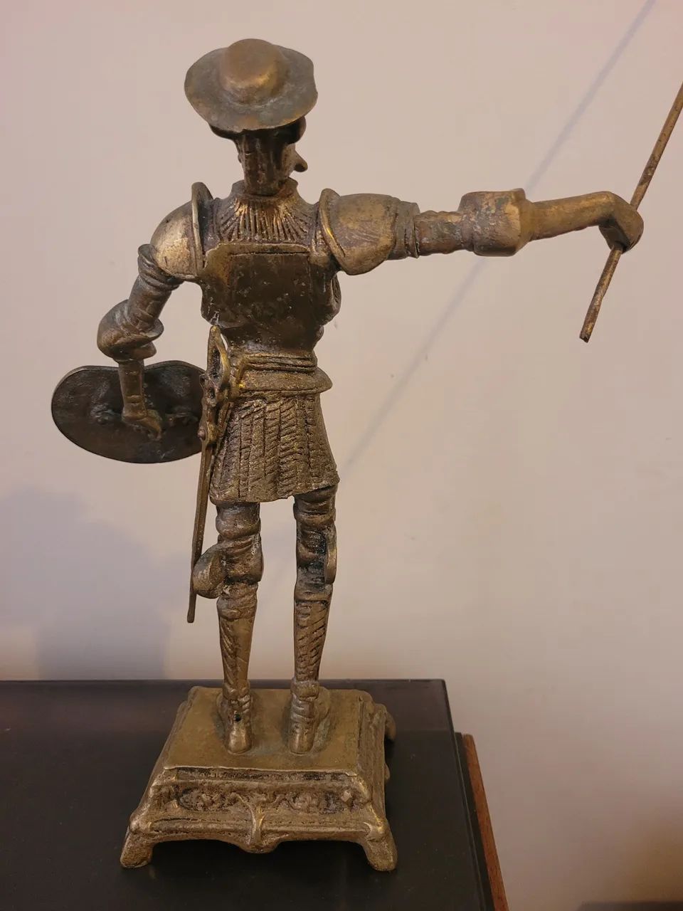 Estátua Antiga de Don Quixote: - Foto 4