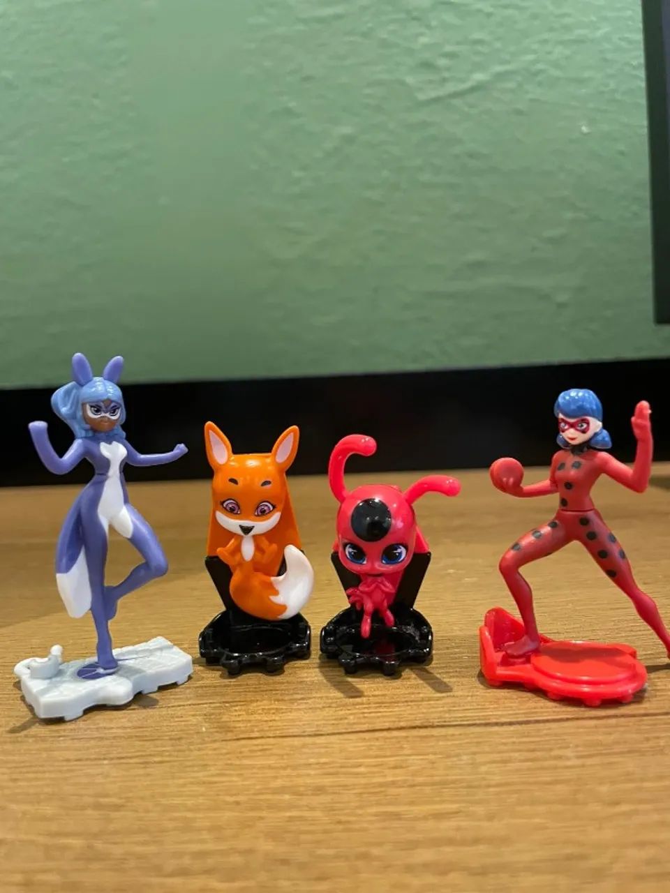 miniaturas miraculous: as aventuras de ladybug com kwamis