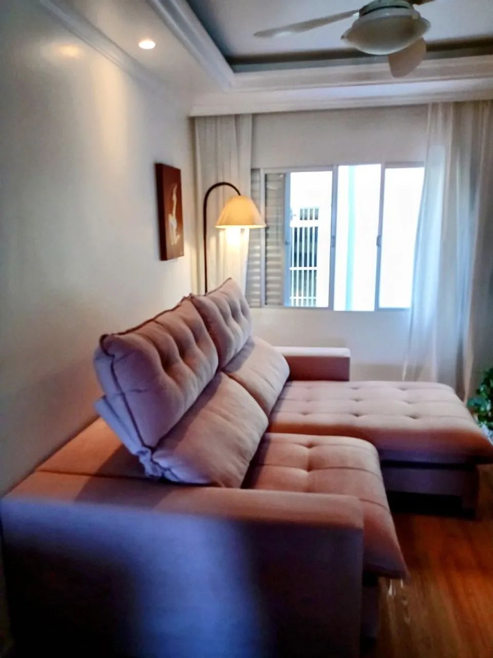 Sofá Rosé retrátil 4 lugares em ótimo estado!  - Foto 4