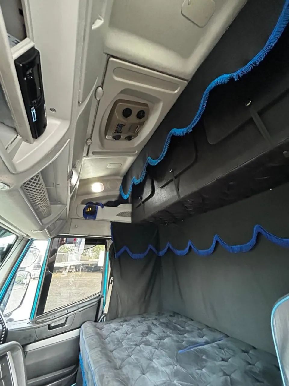 Iveco Stralis 440 - 2020 - 6x2 -teto Alto  - Foto 5