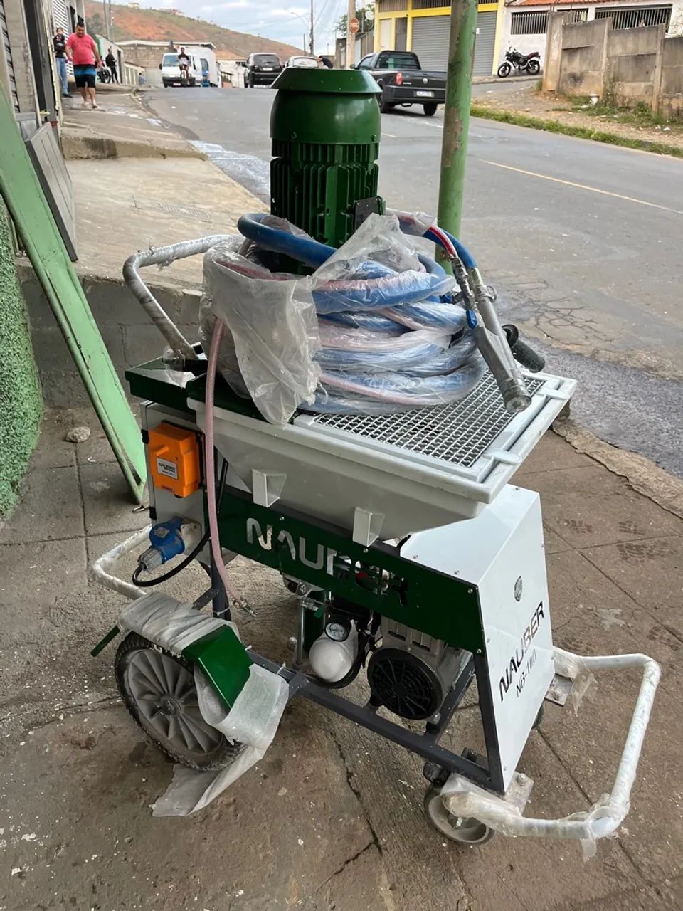 Máquina de Projetar Argamassa NAUBER NR-100