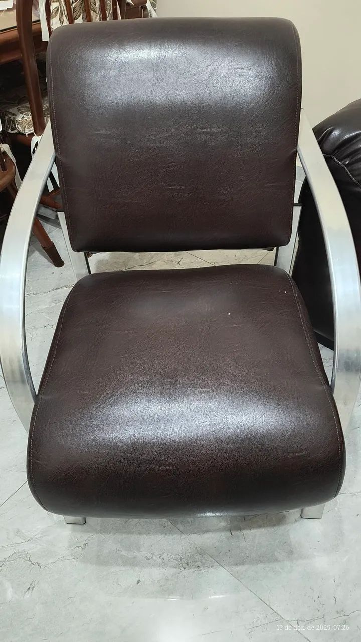 Sofá de 3 lugares e poltronas - Foto 4