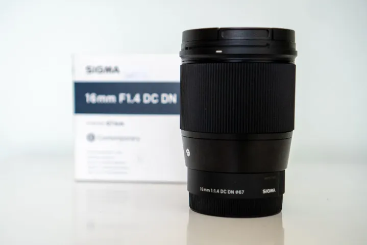 Lente Sigma 16mm F/1.4 Dc Dn Contemporary Sony E-mount