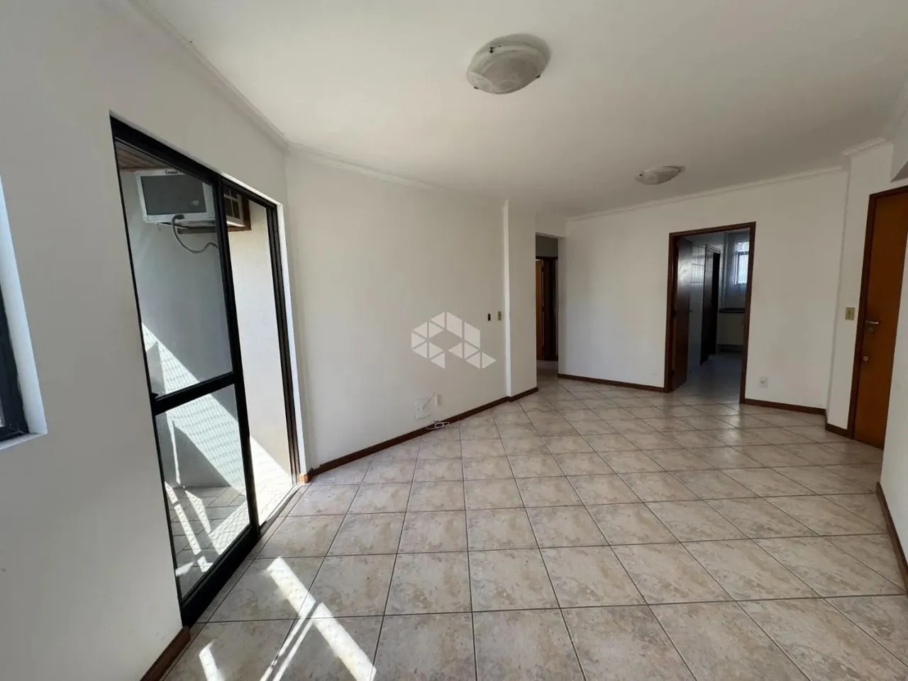 Apartamento para Venda em Florianópolis, Centro, 3 dormitórios, 1 suíte, 2 banheiros, 1 va