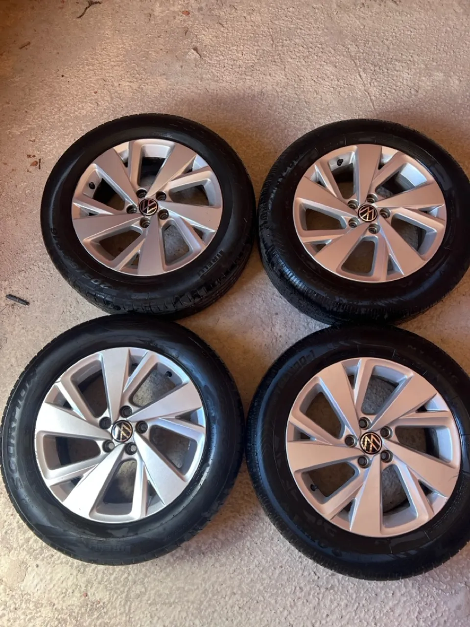 RODAS ARO 16 (5 FUROS) SEM UM ARRANHÃO. Nivus, Virtus, Polo, Fox?