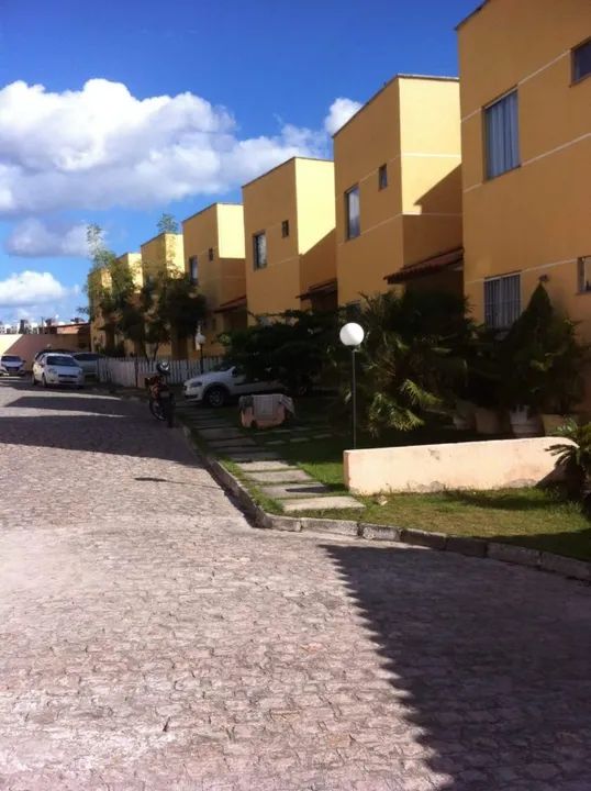 Vendo casa 3 quartos com suíte no bairro Muchila condomínio com planejados - Cód 012