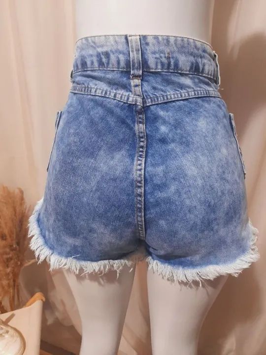Short jeans feminino desfiado.<br> - Foto 2