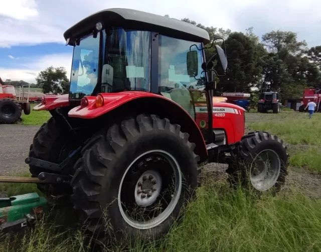 Trator Massey Ferguson - MF 4283, Cabinado, 8107 Horas. Fabricação 2013 - Foto 2