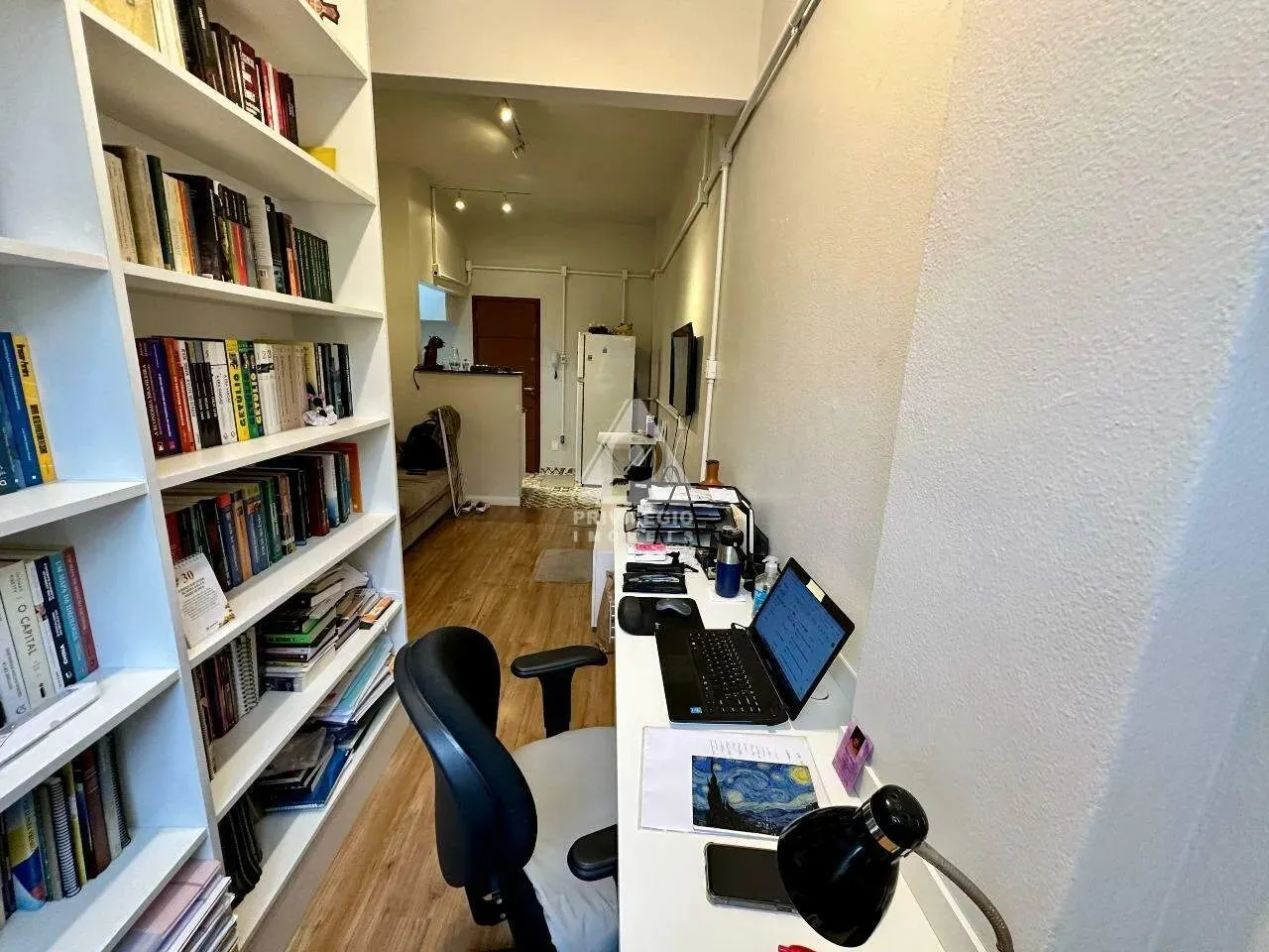 Excelente Quarto e Sala em Rua Tranquila de Botafogo Vista para o Verde!