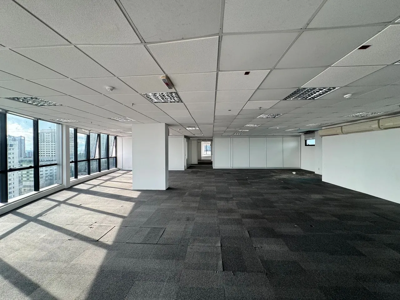 Edifício Corporate Trade Center, Andar inteiro com 479m², Laje inteira