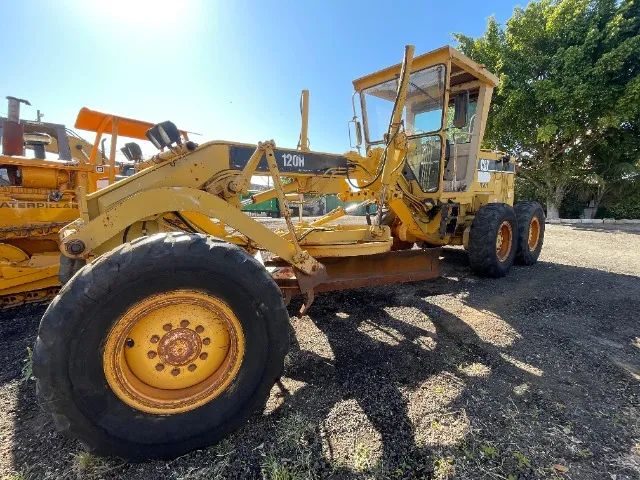 MOTONIVELADORA CATERPILLAR 120H