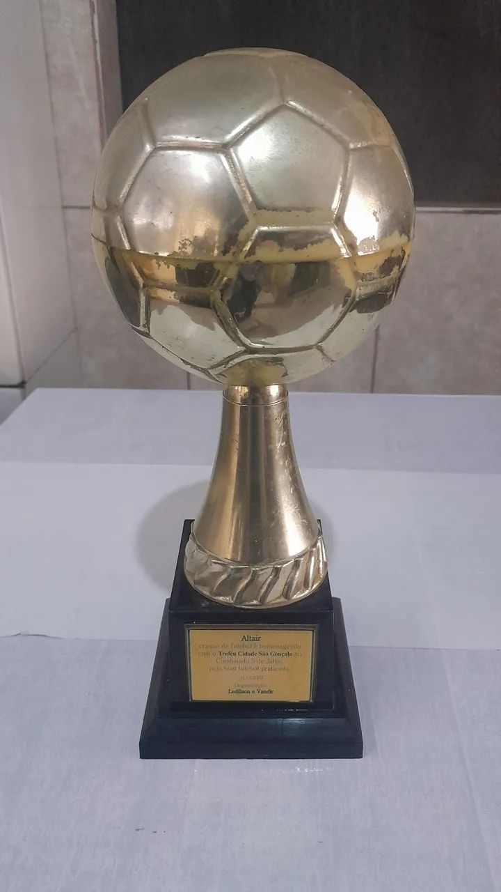 Troféu em homenagem ao jogador Altair Figueiredo 