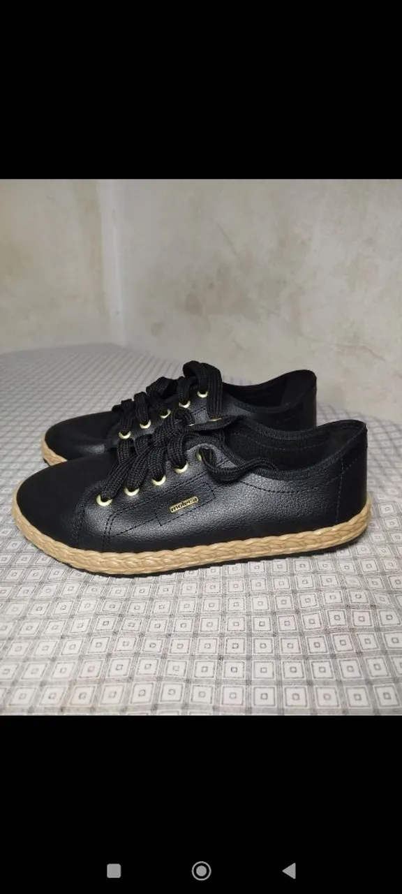 Tênis feminino preto Moleca tam 36 (valor negociável)