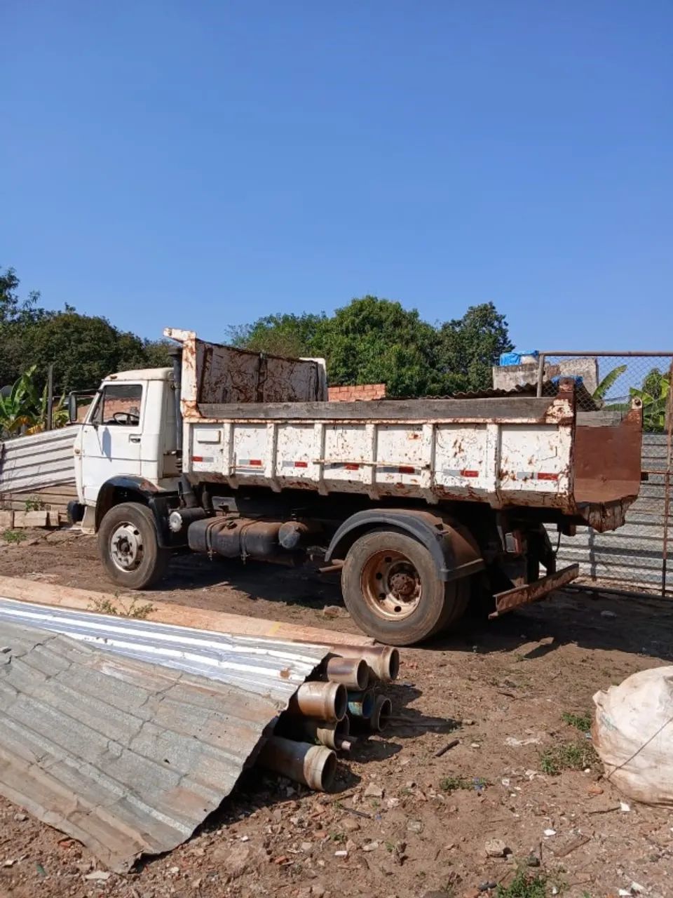 Vendo ou troco caminhao caçamba  - Foto 3