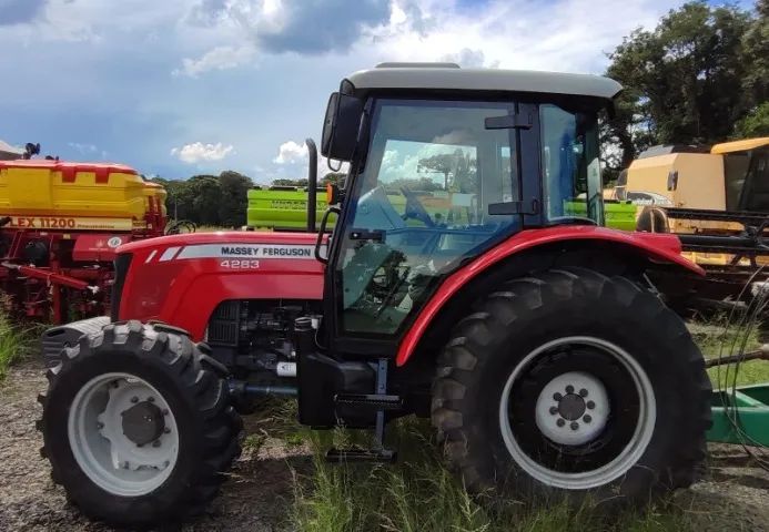 Trator Massey Ferguson - MF 4283, Cabinado, 8107 Horas. Fabricação 2013 - Foto 6