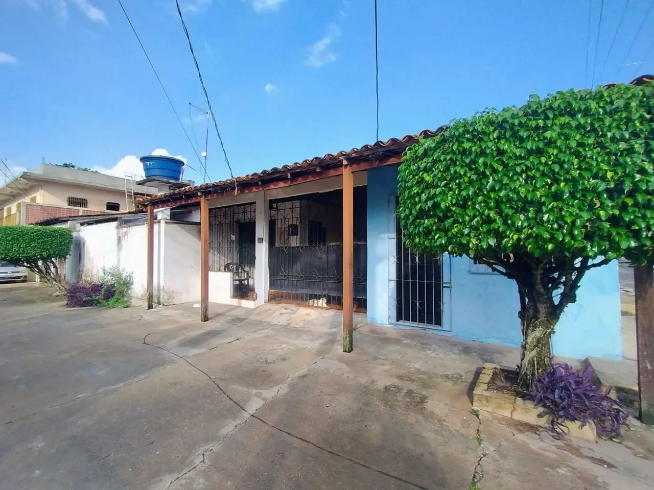 VENDO CASA DE ESQUINA NA CIDADE NOVA 6, PERTINHO DO LÍDER.