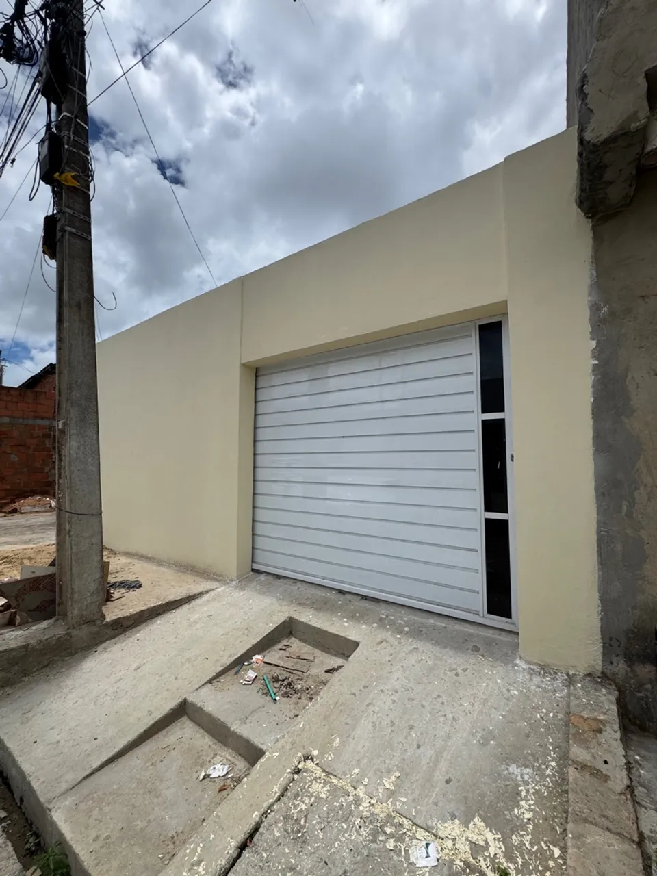 Casa com piscina em construção