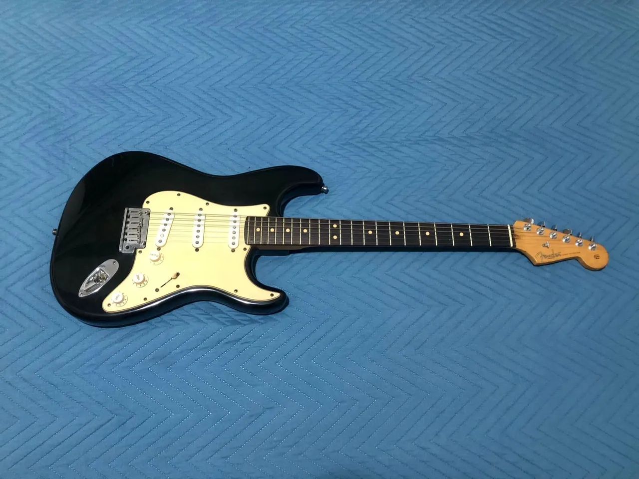 Guitarra Fender American Standard Stratocaster 