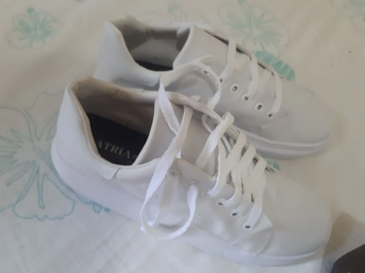 Tênis branco feminino