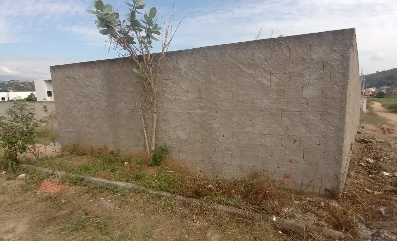 Terreno de Esquina à Venda - Bairro Bela Vista (IPUCA)