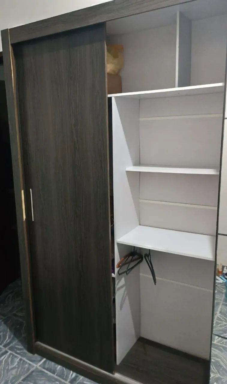 Guarda roupa super conservado 