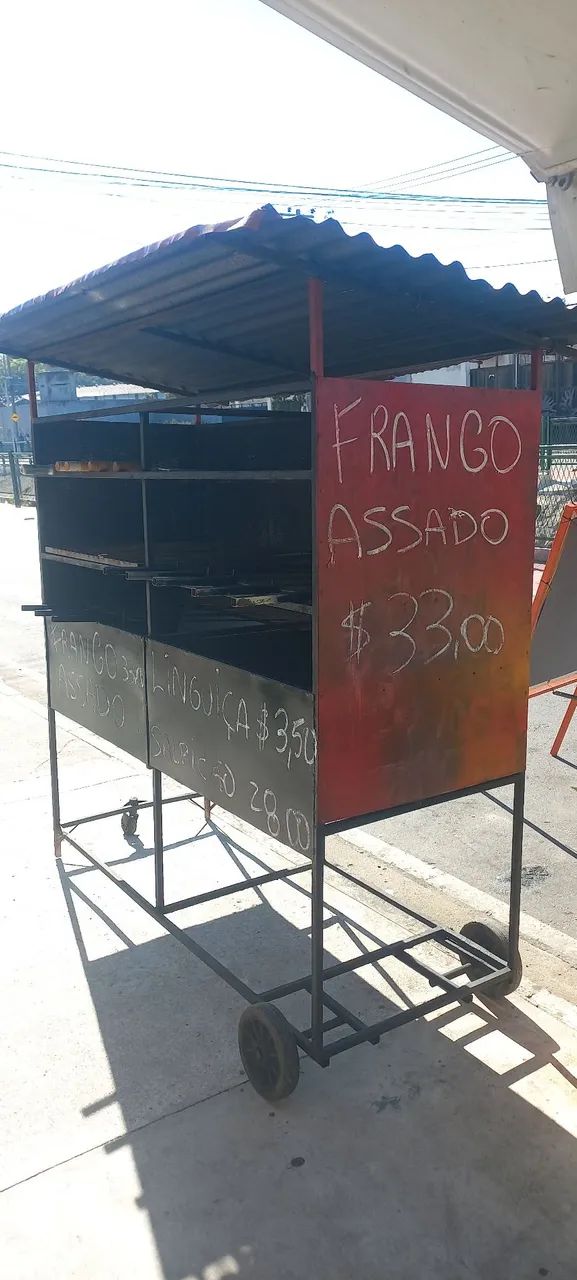 Churrasqueira de frango assado